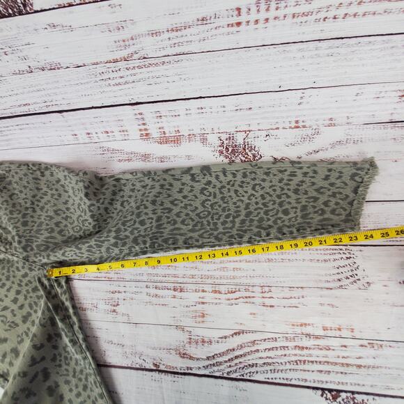 Kancan High Rise Crop Skinny Jeans Leopard Army Green Fringe Hem Size 27 NWT - Picture 15 of 15